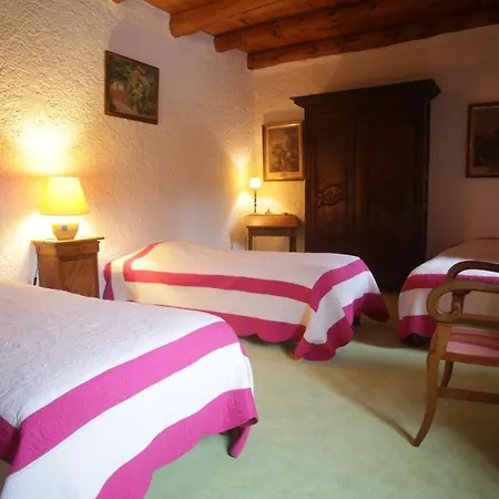 לינה וארוחת בוקר Chez Caroline D'hotes