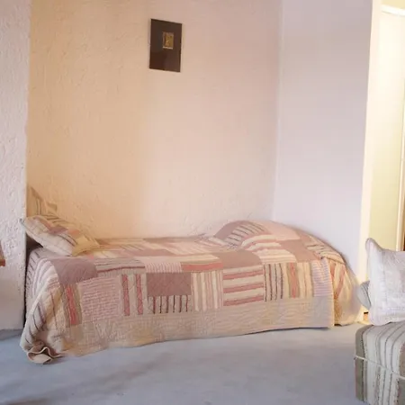 לינה וארוחת בוקר Chez Caroline D'hotes