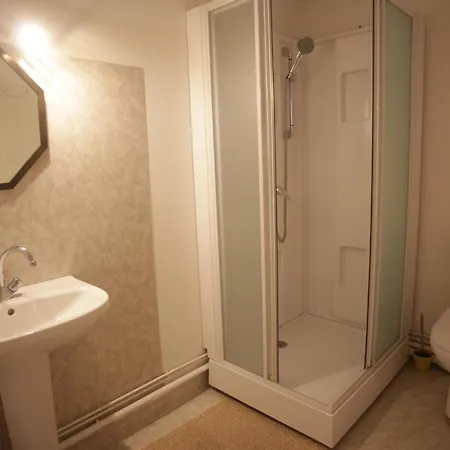 Chez Caroline D'hotes לינה וארוחת בוקר 3*