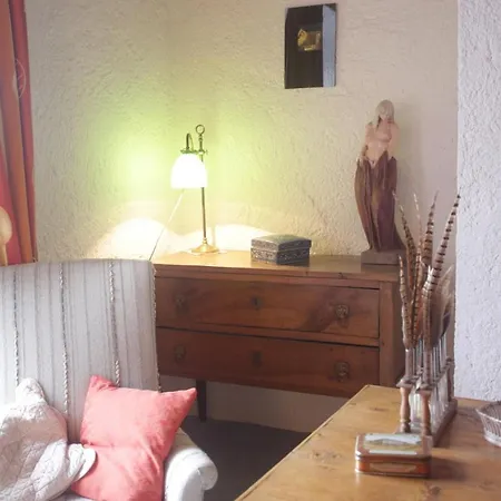 לינה וארוחת בוקר Chez Caroline D'hotes Bains